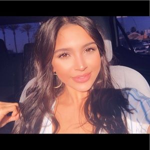 Meet your Posher, Cynthia